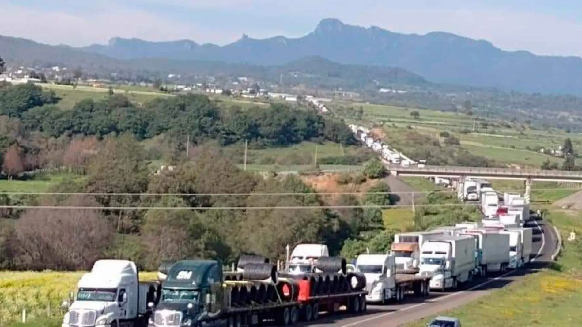 Sea retirado el bloqueo del paso que mantenían sobre el kilómetro 45 de la autopista tlaxcom - Tejocotal